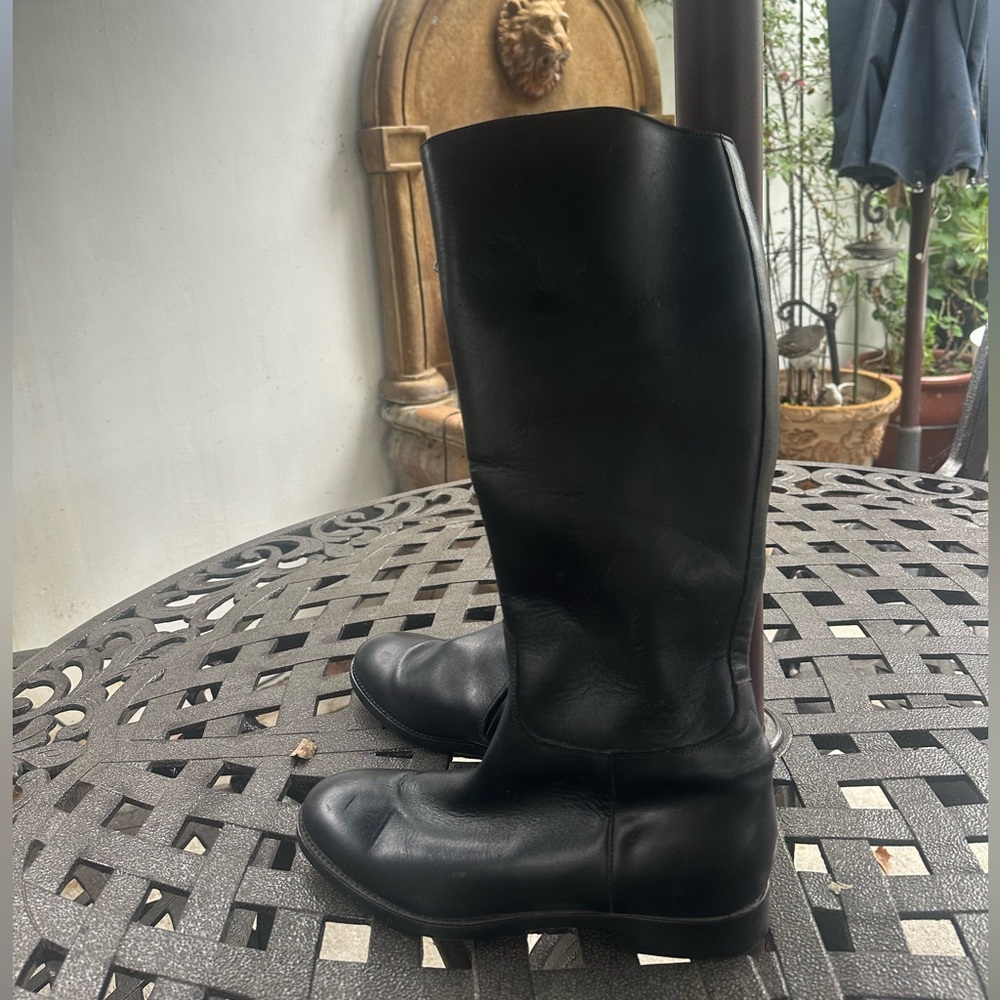 Doucal’s leather handmade in Italy knee high boots 7.5  38 black Italian new